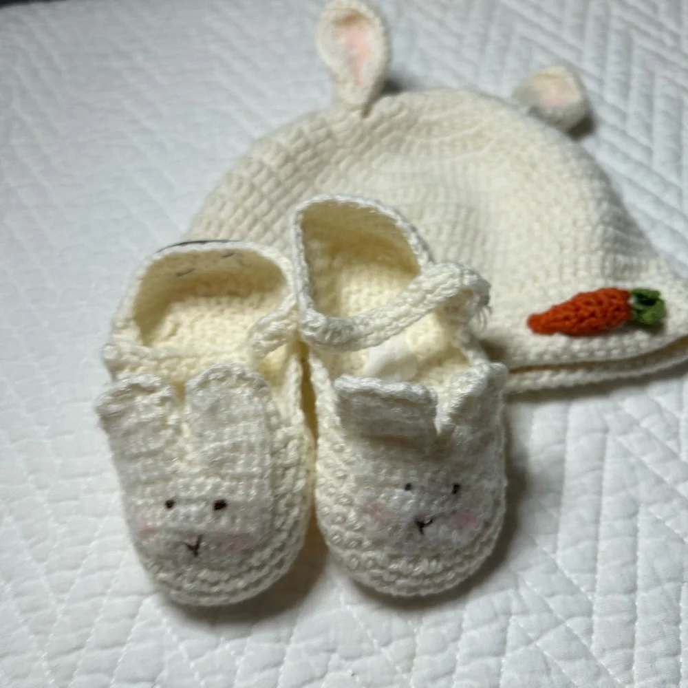 Bunny‎ by the bay, newborn hat and booties, set, crocheted, ivory, color, new